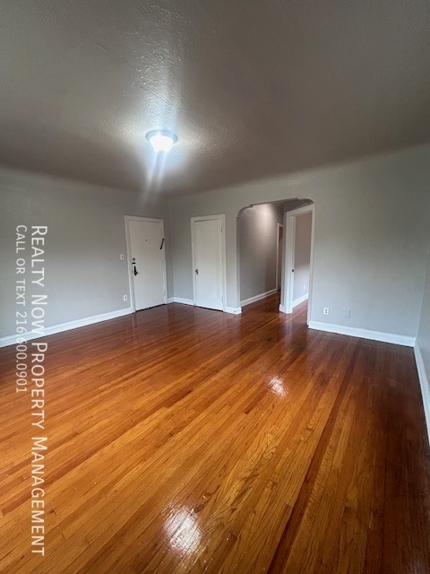 Building Photo - 2976 S Moreland Blvd