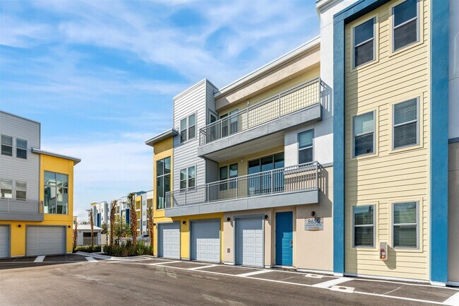 Foto del edificio - 8655 Ivanhoe Dr