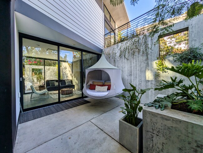 Building Photo - 2717 Lytelle Pl