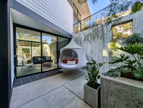 Building Photo - 2717 Lytelle Pl