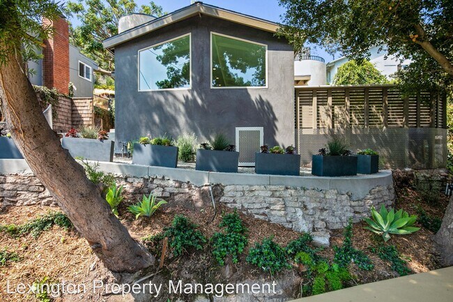 Foto del edificio - 3 br, 3 bath House - 16453 Akron Street