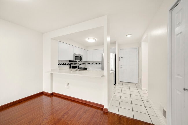 Building Photo - 303 Williams Ct