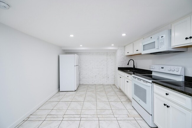 Building Photo - 57 S 6th St