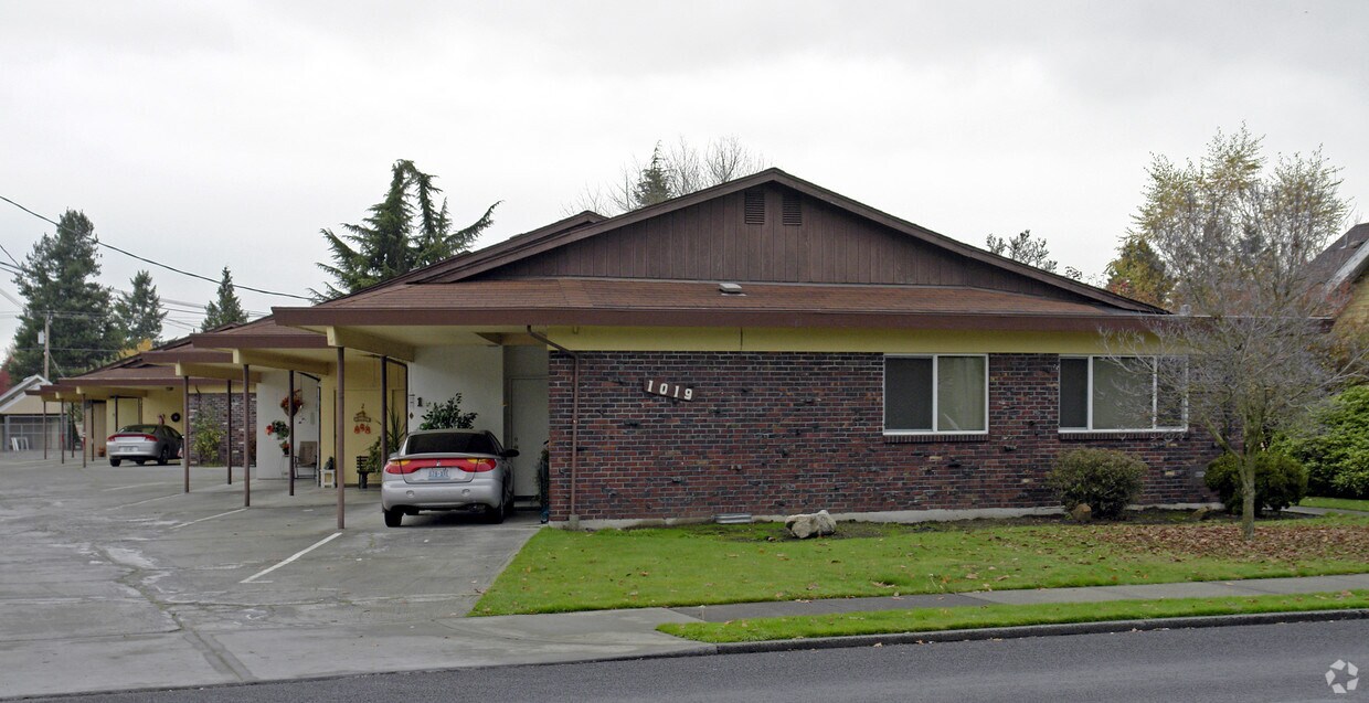 Primary Photo - 1019 W Pioneer Ave