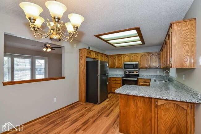 Building Photo - 308 NE Dreamweaver Ave