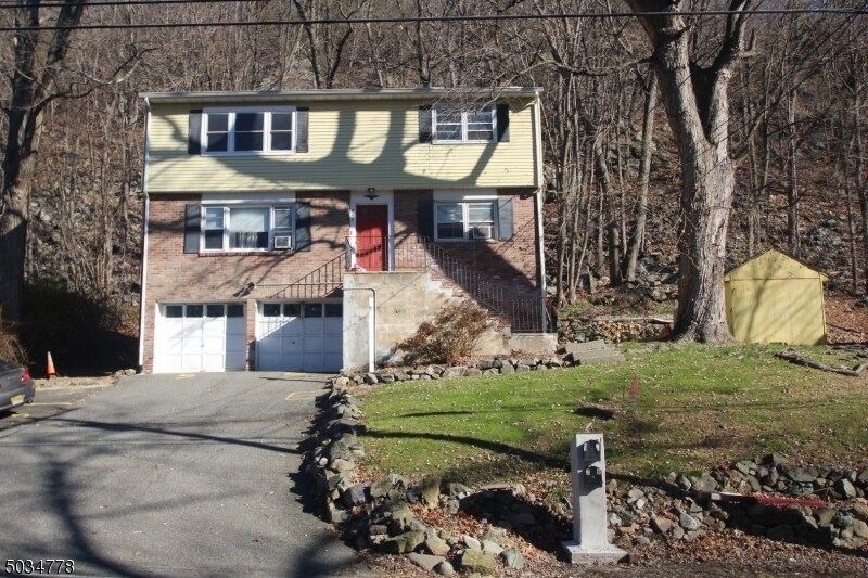 442 Macopin Rd, West Milford, NJ 07480 Room for Rent in West Milford, NJ