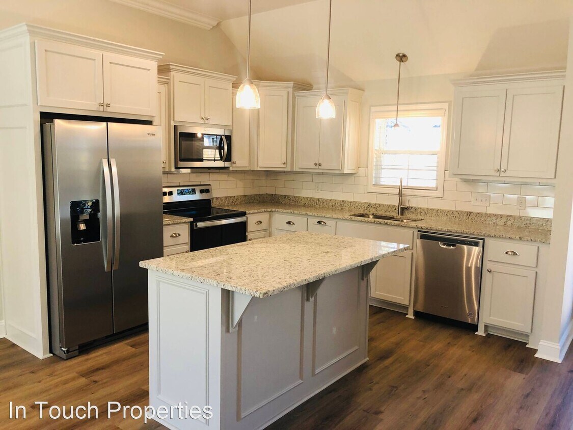 407 E Main St, Hahira, GA 31632 House Rental in Hahira, GA