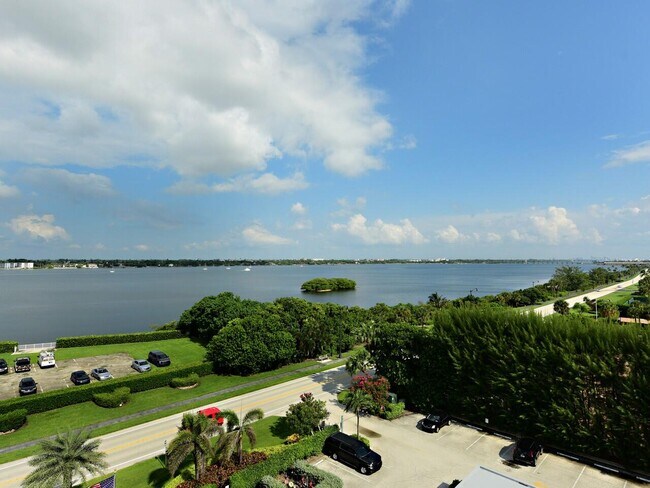 Foto del edificio - 3450 S Ocean Blvd