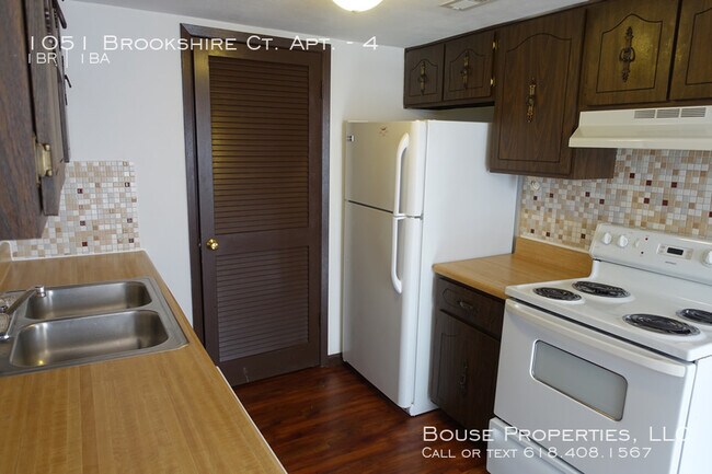 Foto del edificio - 1051 Brookshire Ct