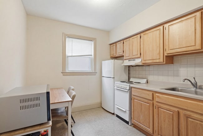 Building Photo - 1464 Tremont St