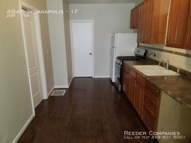 Building Photo - Stunning 1st floor, 2 bedroom apartment