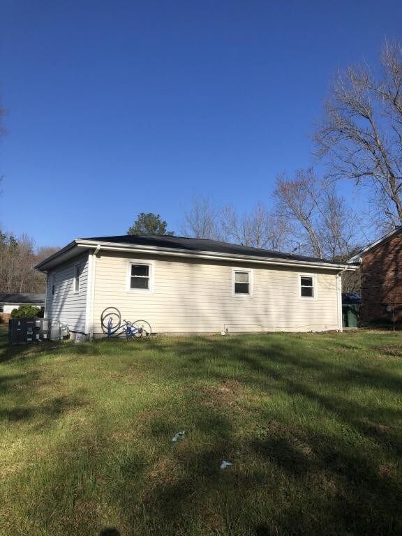 Building Photo - 2521 Kirby St