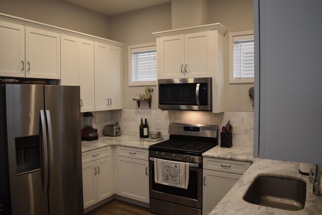 Foto del edificio - 1034 Treaty Oaks Dr