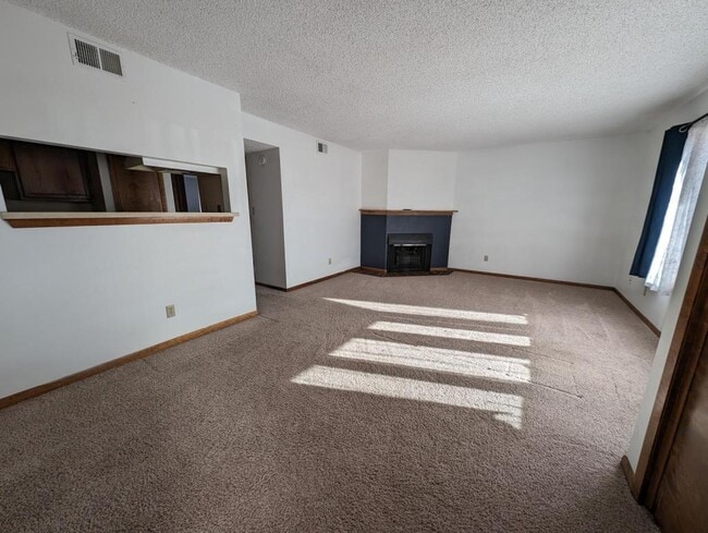 Building Photo - 603 Park St