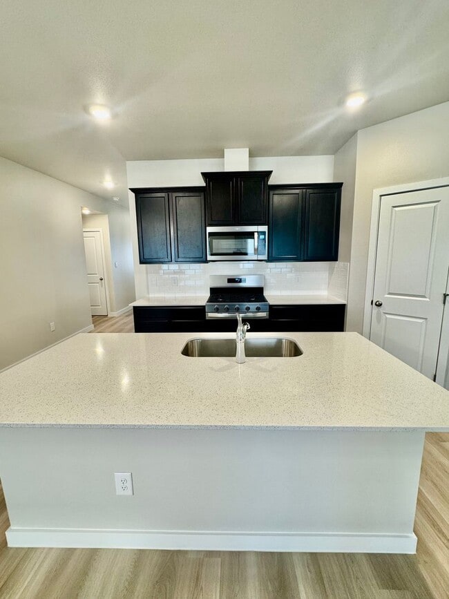 Building Photo - Brand-New 4-Bed, 2-Bath Home in London!