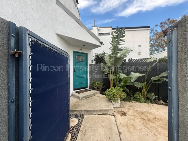 Foto del edificio - 1231 Tivoli Ln