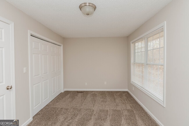 Building Photo - 424 WI Pkwy