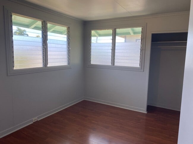 Building Photo - Three Bedroom Home