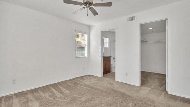 Foto del edificio - 14145 N 92nd St