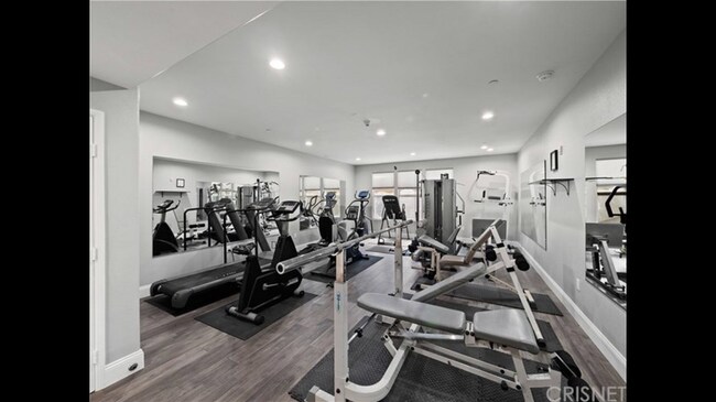 Foto del edificio - 5703 Laurel Canyon Blvd