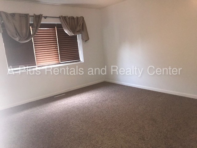 Building Photo - 3 BD Twin Home for rent south side