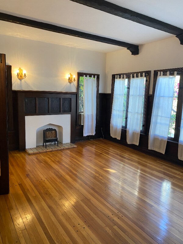 Foto del edificio - 414 N Sycamore Ave