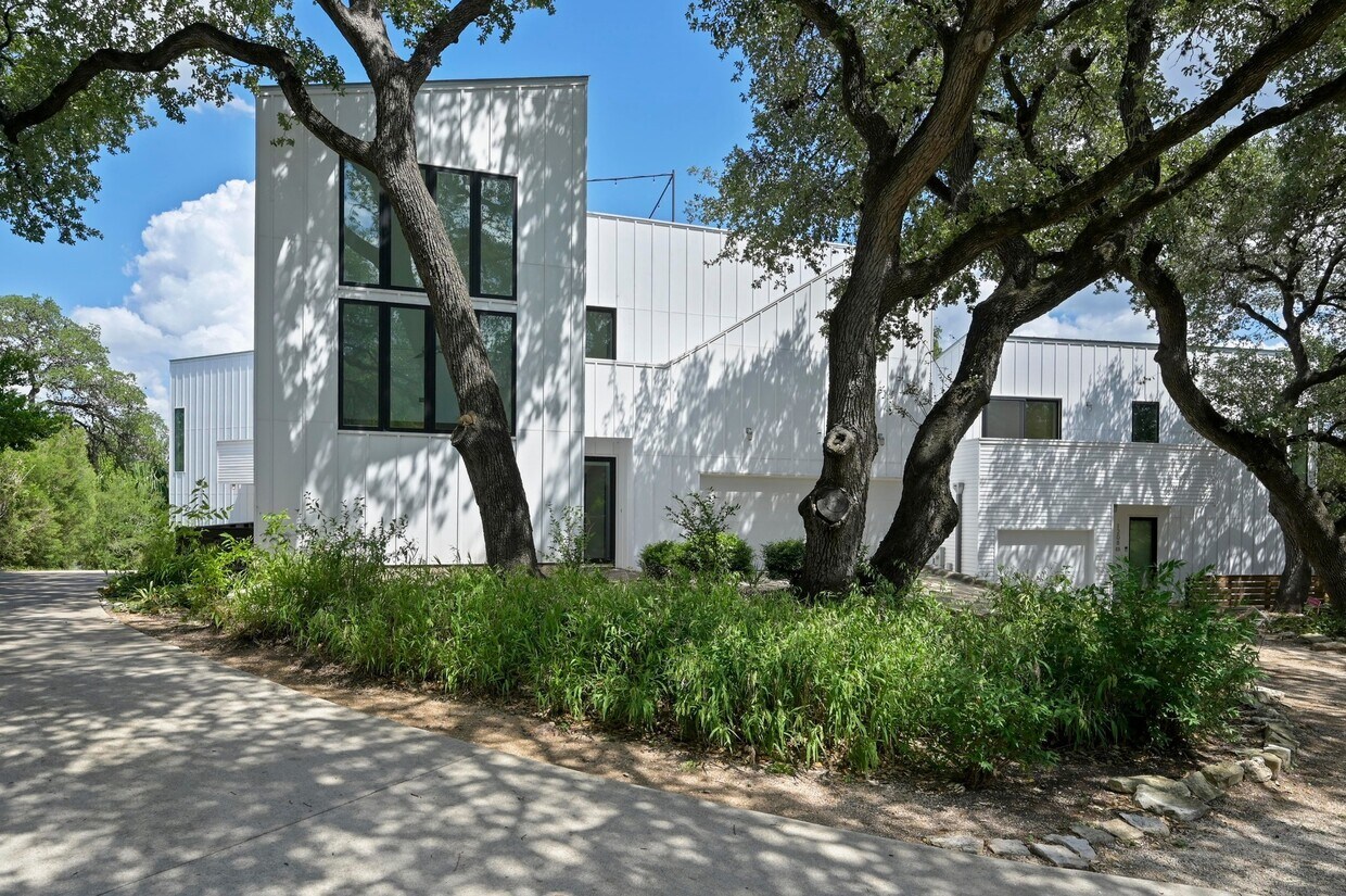 Foto principal - 1208 Woodland Ave