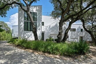 Building Photo - 1208 Woodland Ave