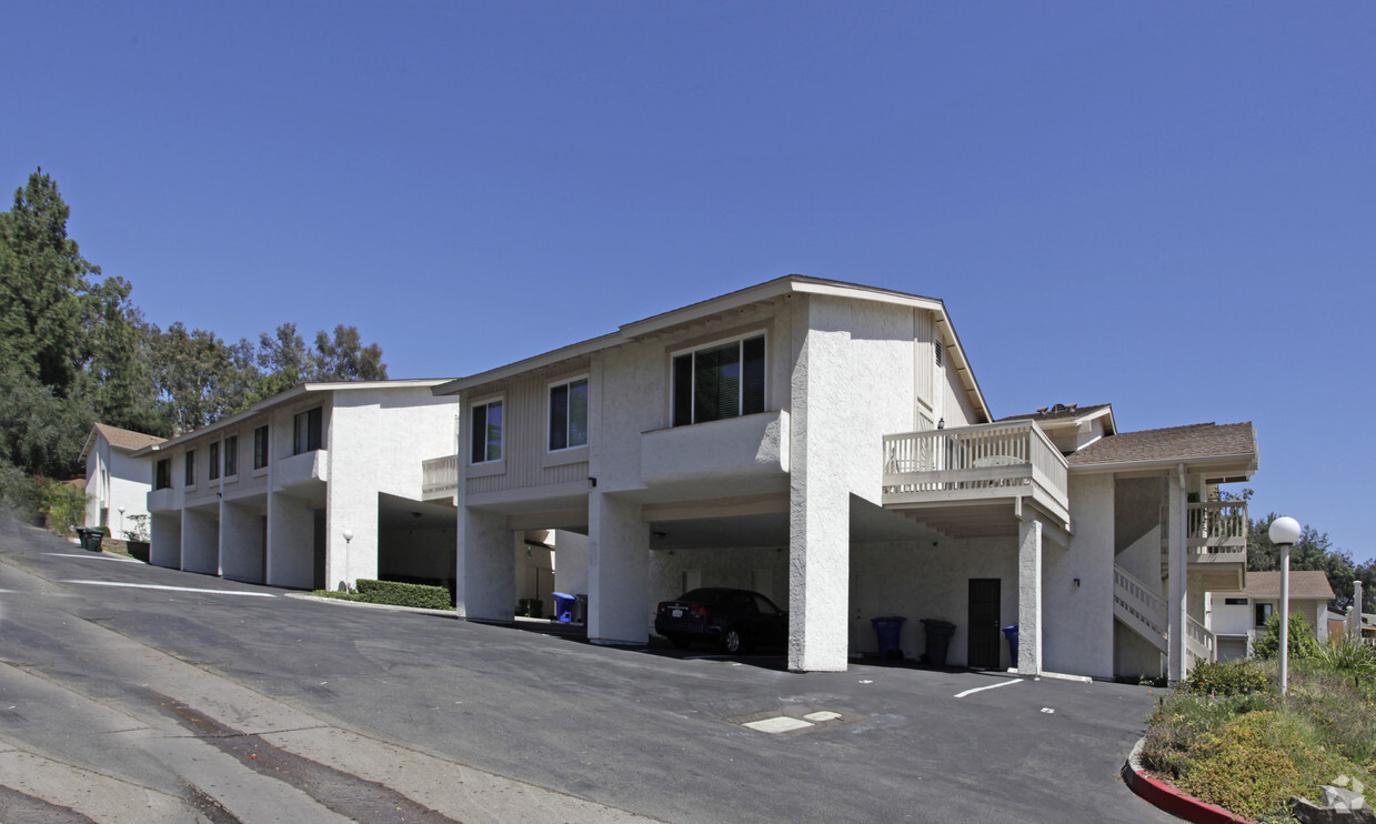 Primary Photo - Hillside Village