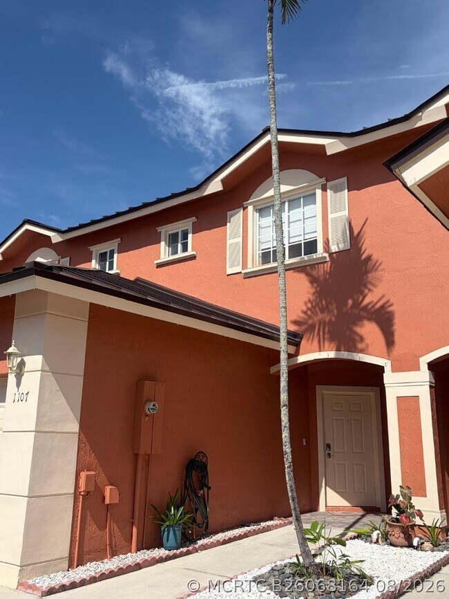 Building Photo - 1107 NW 100th Ave