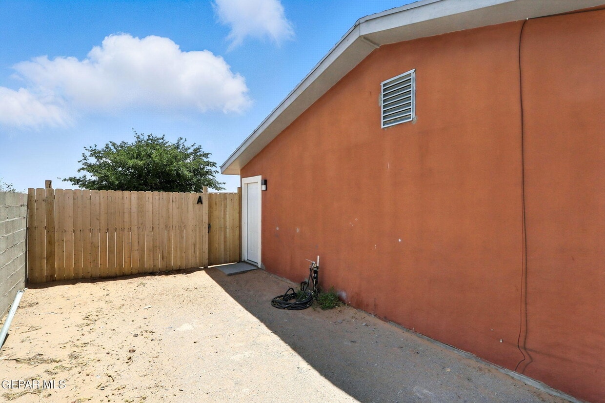 Foto principal - 14854 Big John Dr
