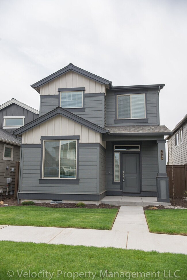 Foto del edificio - Half off First Months Rent!!Beautiful Home in SW Redmond!