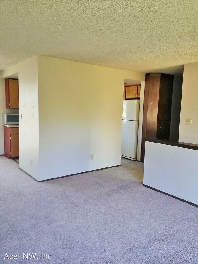 Foto del edificio - 3 br, 1.5 bath House - 4828 186th PL SW