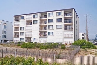 Building Photo - 5 76th St