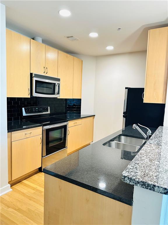 Building Photo - 400 W Peachtree St NW