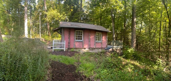 Building Photo - 37 Orchard Dr