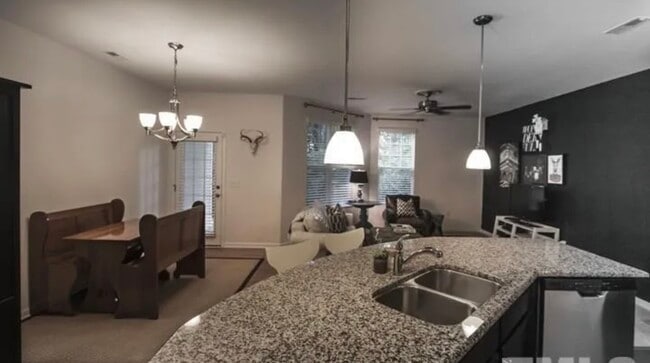 Foto del edificio - 756 Treviso Ln