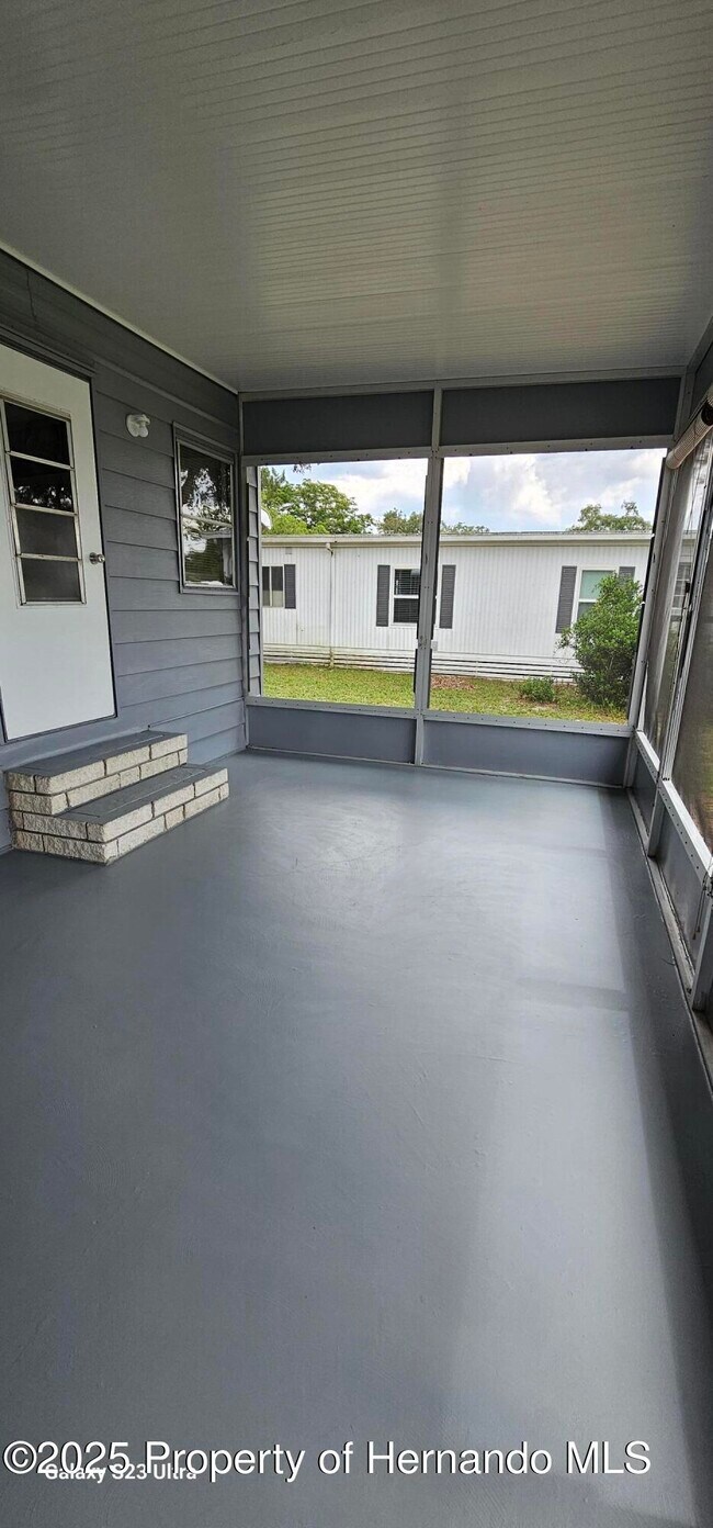 Foto del edificio - 15038 Brookridge Blvd