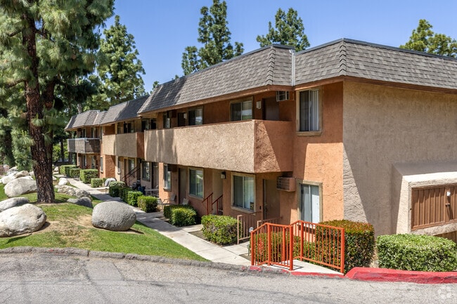 Building Photo - Parkhill Apts