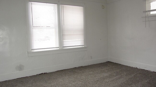 Building Photo - Affordable Studio/Single Family Home Near ...