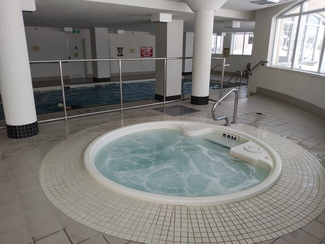 hot tub - 354 Atherley Rd