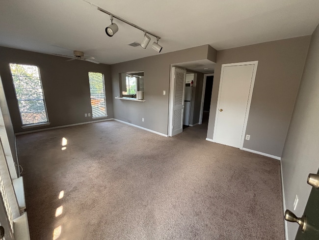 Building Photo - 2137 Branard St