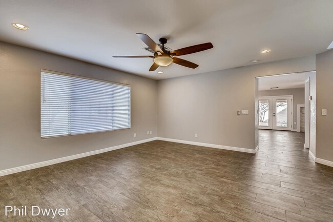 Building Photo - 4 br, 2.5 bath House - 9536 Hershey Ln
