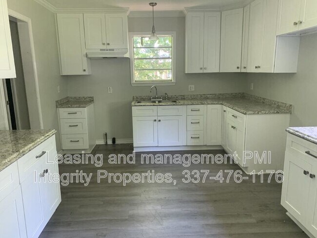 Building Photo - 308 Huval Street