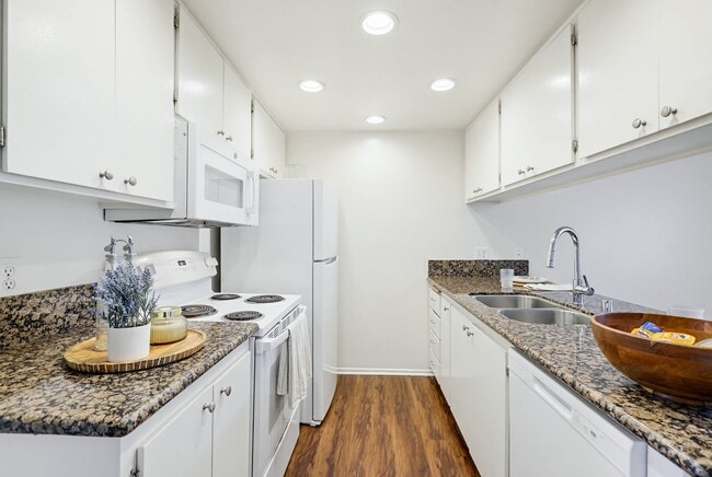 Building Photo - Sandpiper Apartments
