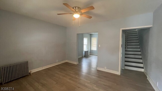 Building Photo - 40 Davis St