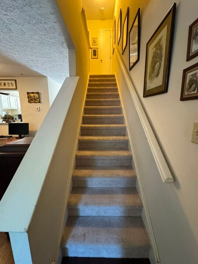 Foto del edificio - 103 Gateway Dr