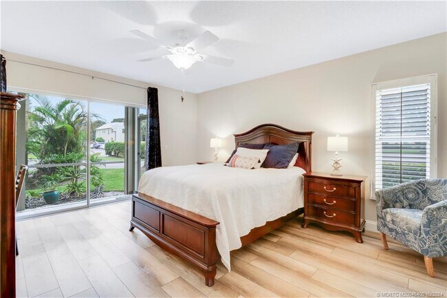 Foto del edificio - 1600 SE St Lucie Blvd