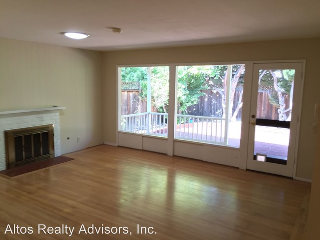 Building Photo - 1027 W McKinley Ave