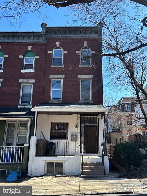 Primary Photo - 262 Apsley St